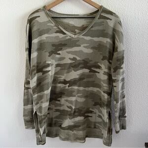 American Eagle Camo Waffle Knit Camouflaged V Neck Oversized Medium
